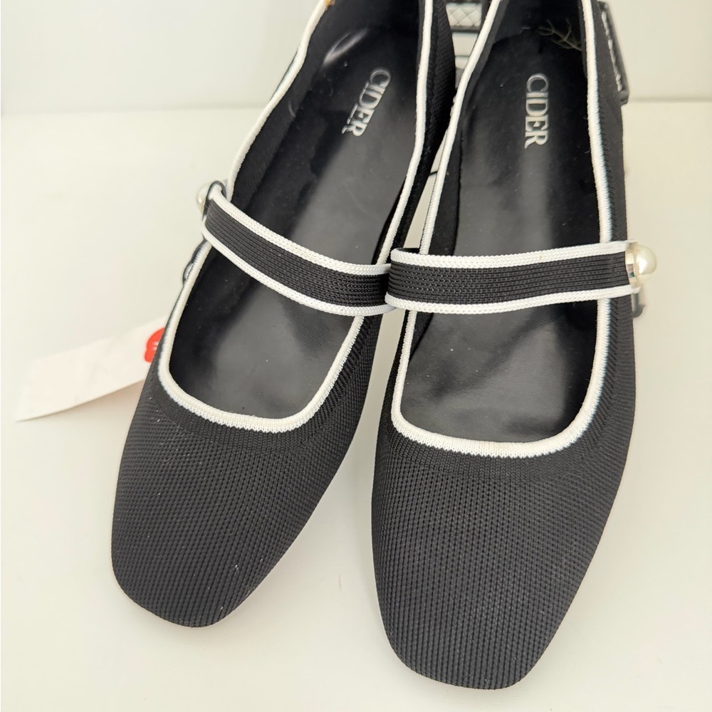 Cider Black Flats with White Trim - Picture 2 of 6